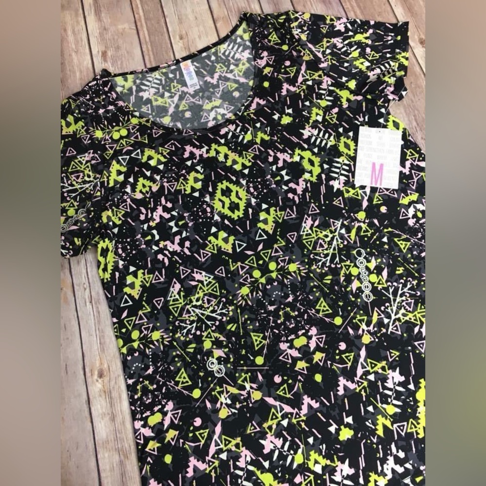 Brand new LulaRoe classic Tee size Medium 8-10